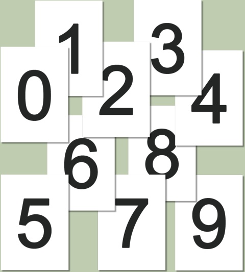 Podgląd 10 stron do druku z cyframi od 0 do 9, czarne cyfry w czcionce Arial, każda na osobnej stronie