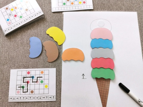 Wydrukowany zestaw Zakodowane lody – układanka podczas zabawy